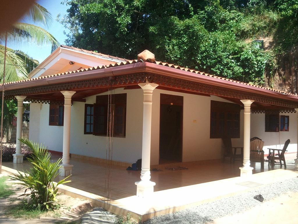 Damith Tourist Inn Mirissa Exterior foto